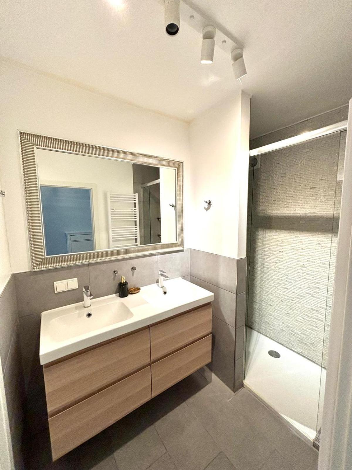 Beautiful Two Bedroom Apartment In Luxembourg City Center Exteriör bild